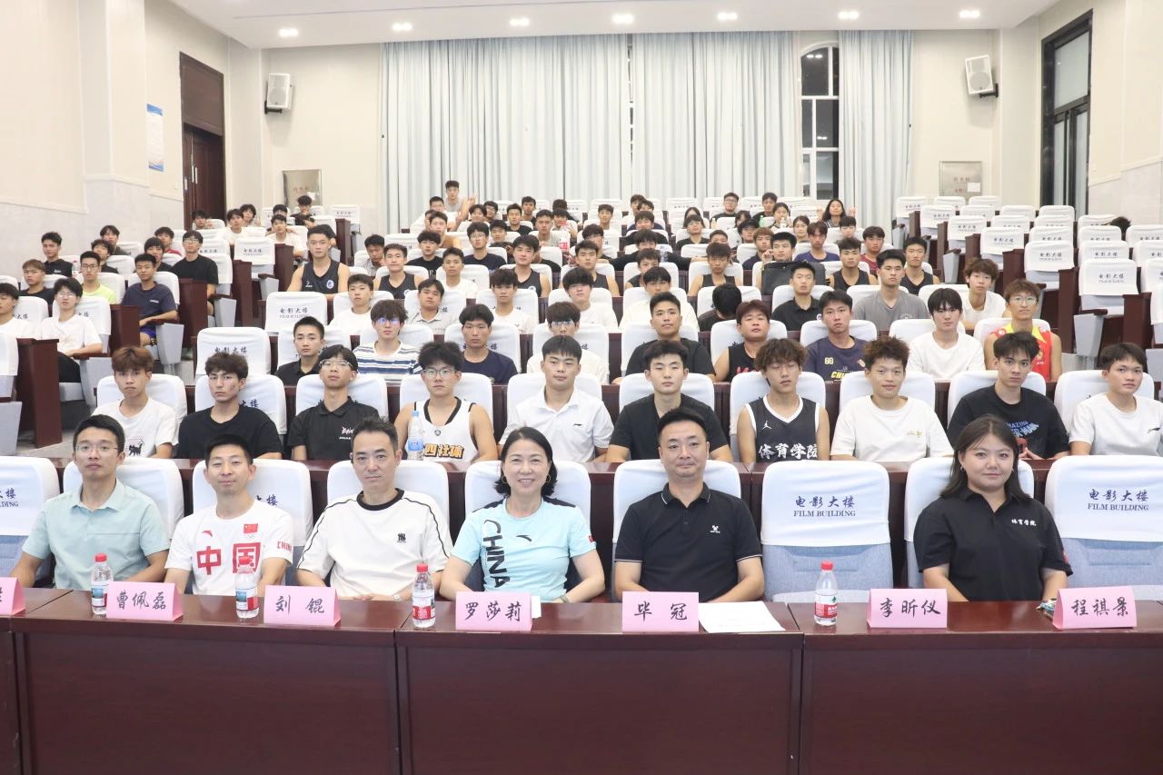以榜样为灯，照见升学之路｜304am永利集团手机端考研经验分享会圆满举行